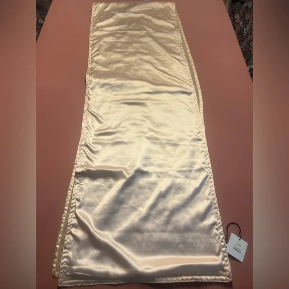 Terrain Celestial Embroidery Velvet Runner - Picture 8 of 12